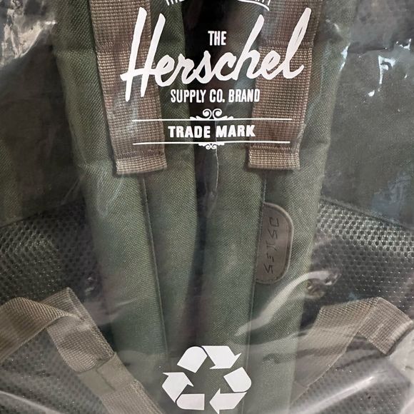 Authentic Herschel x Disney backpack NWT - Picture 3 of 10